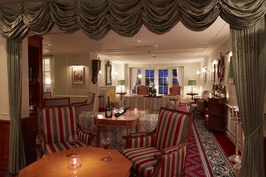 Hotel Amsterdam Huis Ten Bosch Сасебо Экстерьер фото